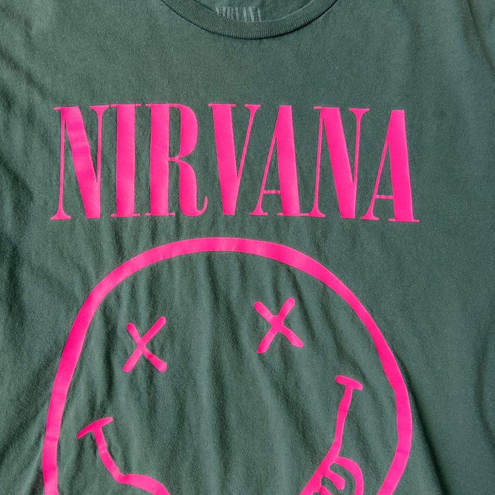 NIRVANA Green Tee with Hot Pink Smiley Logo - Picture 2 of 5